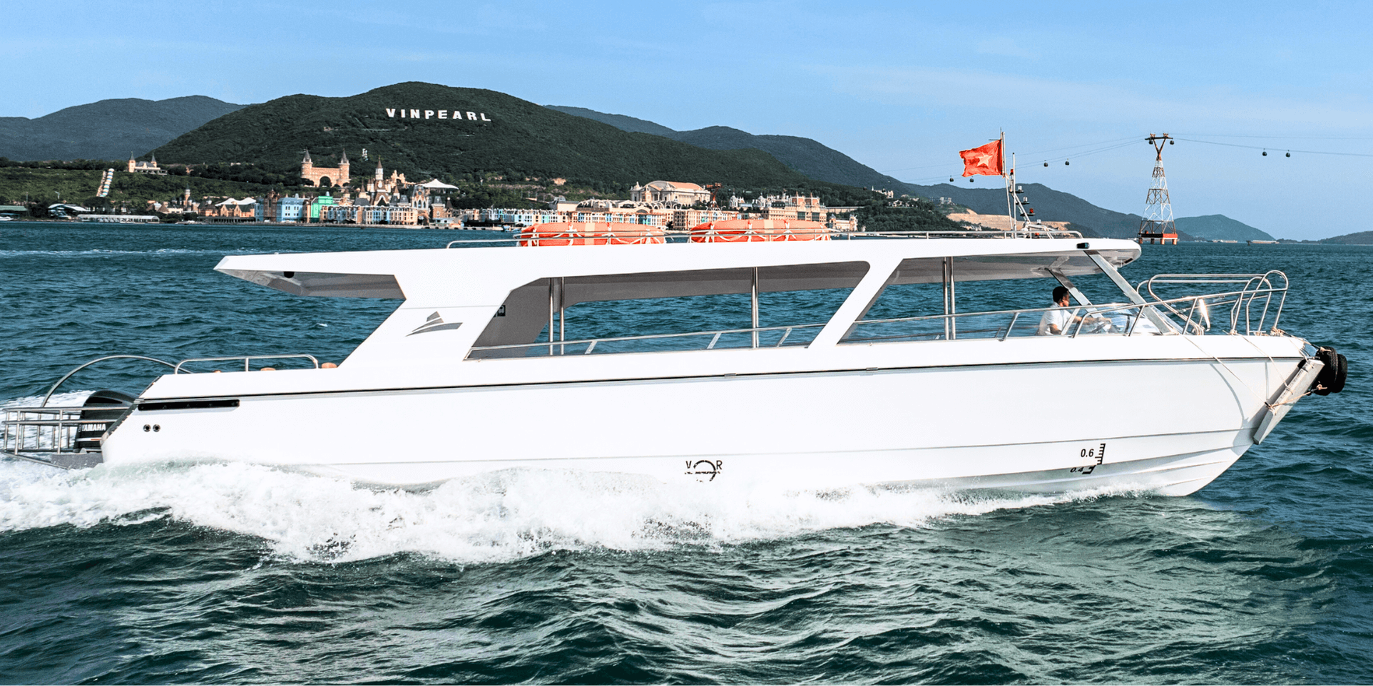àu khách C12 – mẫu tàu du lịch biển đảo hiện đại C12 passenger boat – modern island tourism vessel
