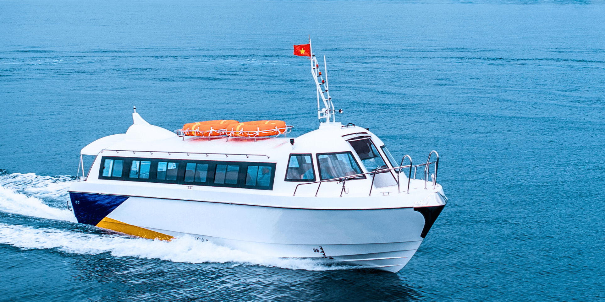 P14 – bạn đồng hành tin cậy cho tour du lịch biển đảo