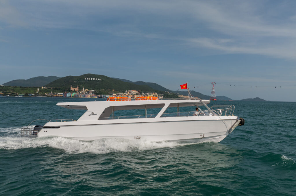 Tàu khách SB mẫu C14 của Đóng tàu Sông Lô